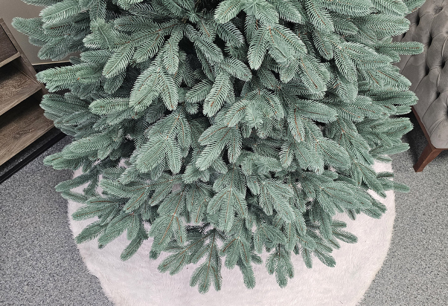 Brad artificial Christmas Deluxe by , Laponia Select argintiu, integral 3D, 230cm