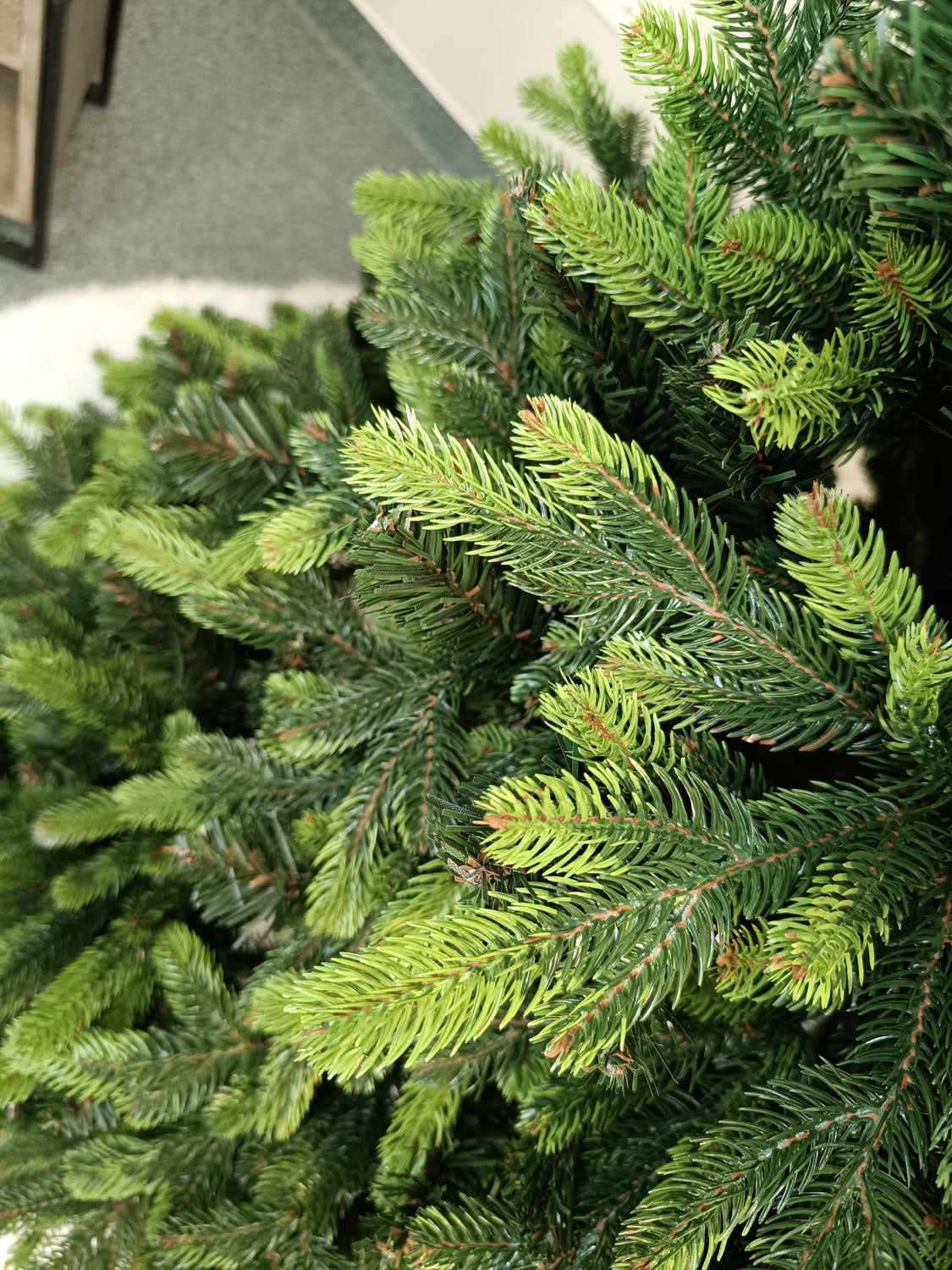 Brad artificial Christmas Deluxe by , Carpati cu varfuri verzi, 2D+3D, 180cm