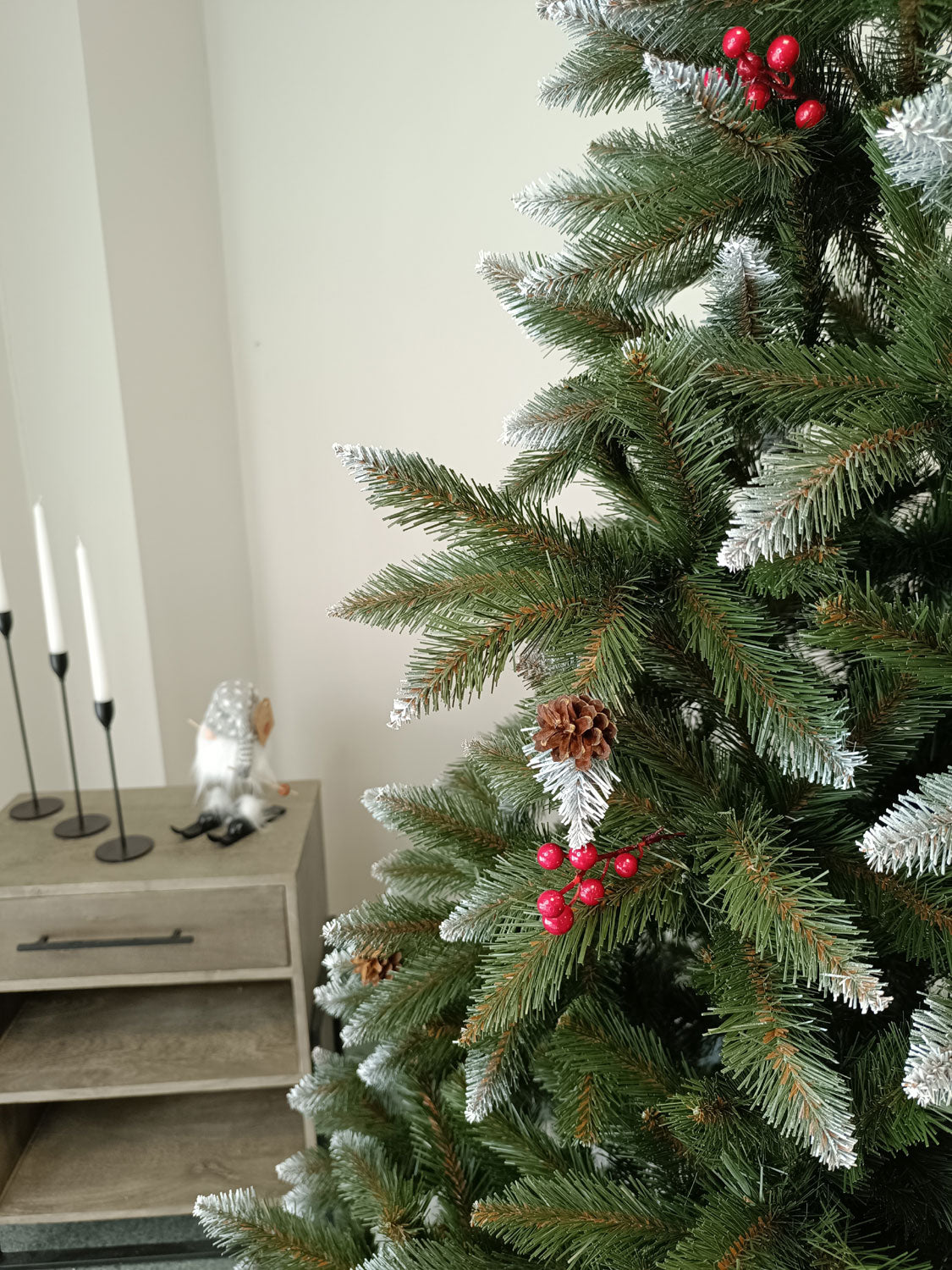 Brad artificial Christmas Deluxe by , Frasin de Munte, 2D, 240cm