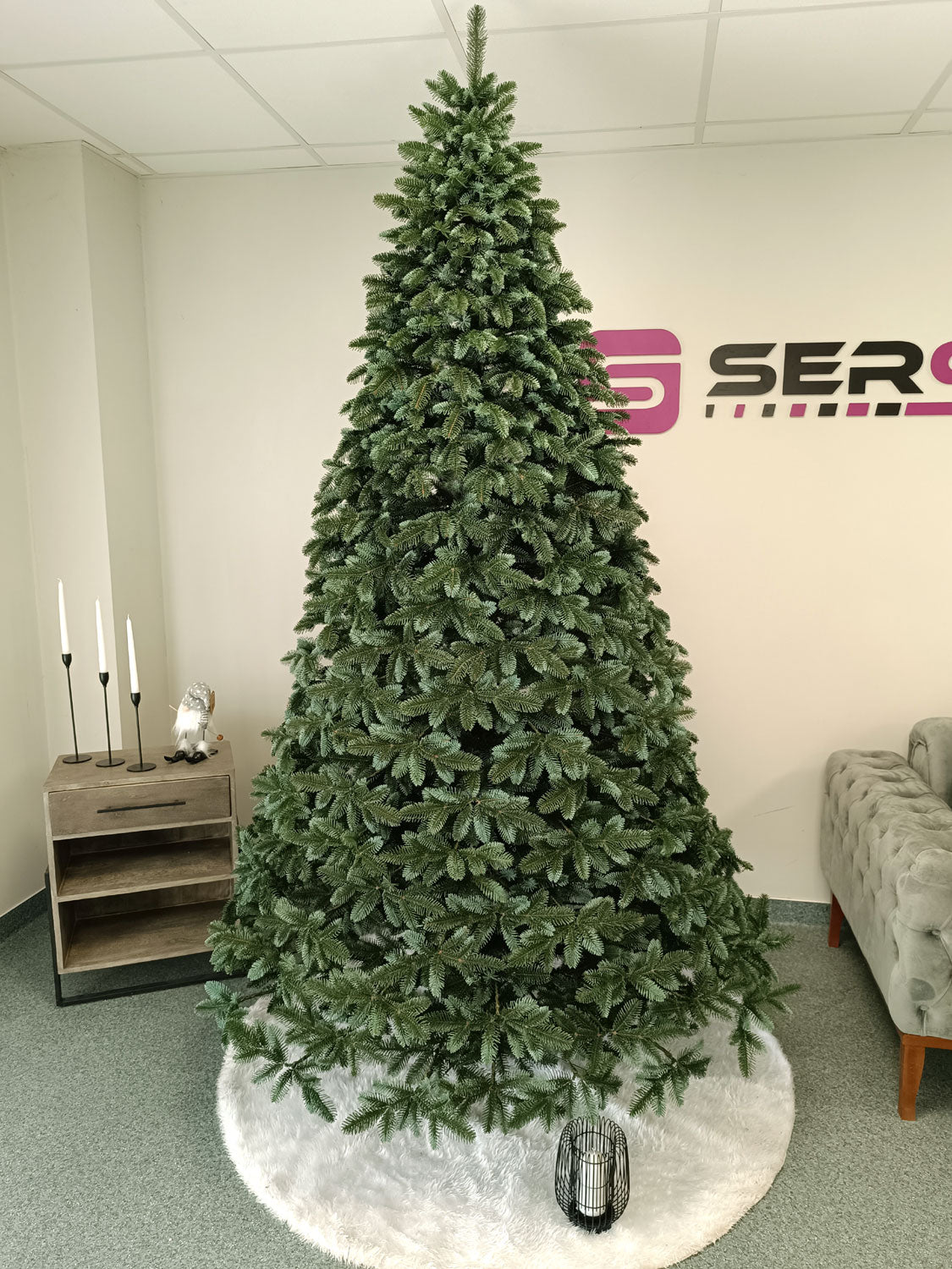 Brad artificial Christmas Deluxe by , Canada argintiu, 3D, 250cm