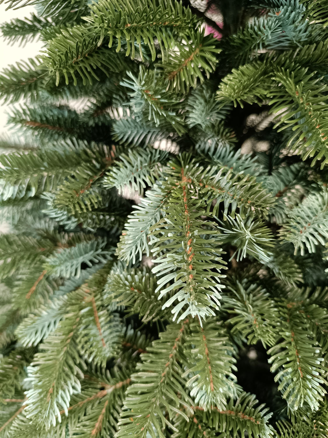 Brad artificial Christmas Deluxe by , Canada argintiu, 3D, 210cm