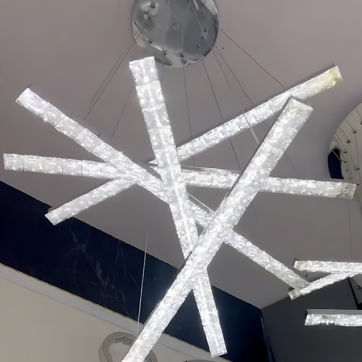 Lustra LED suspendata cu telecomanda si cristal LIBORIA, 64W, lumina Rece/Calda/Neutra, Dimabila, Crom Lucios – lustră L