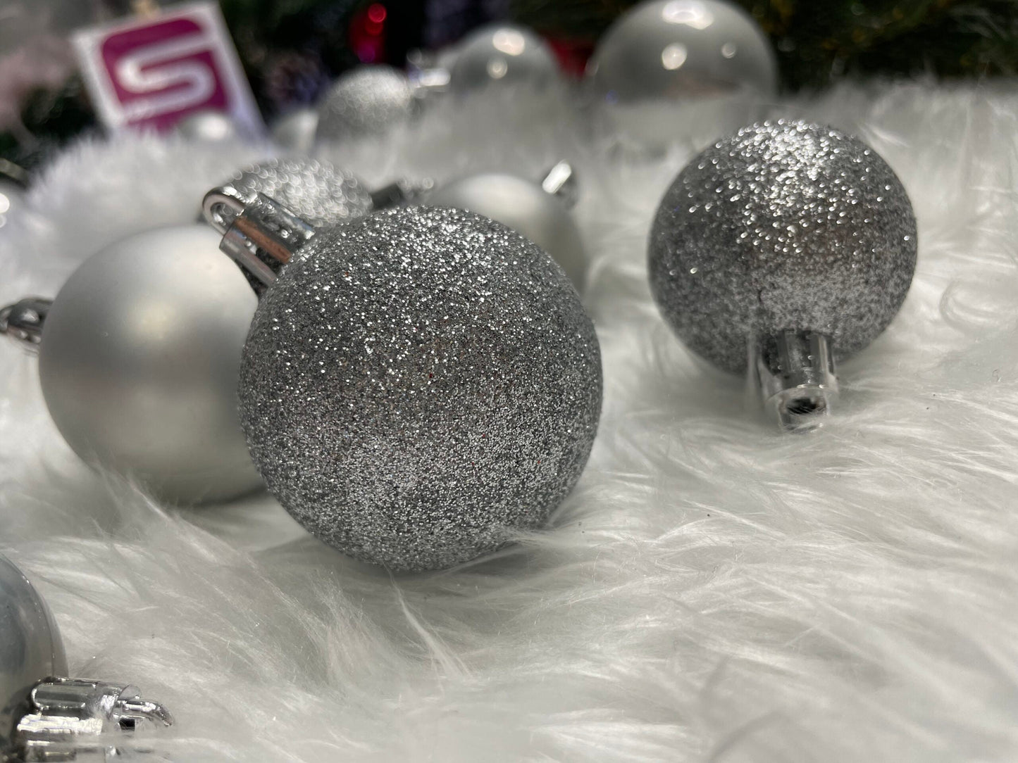 Set globuri de Craciun, 30 bucati, 3 modele, 4/5/6cm, argintiu