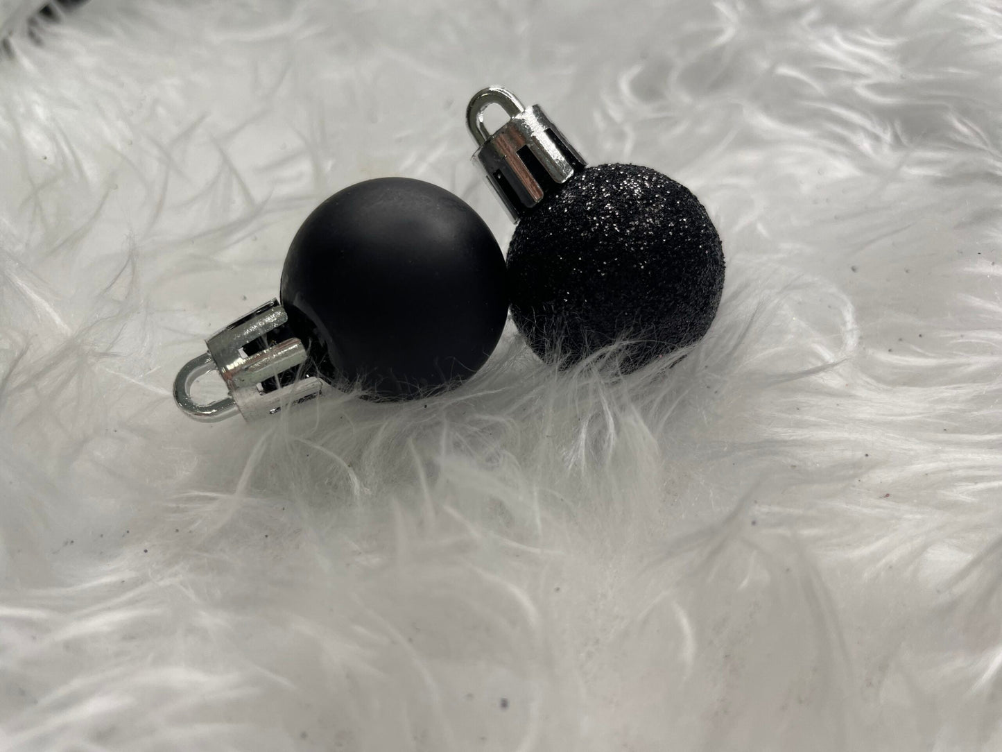 Set globuri de Craciun, 25 bucati, 3 modele, 2,5cm si 4cm, negru