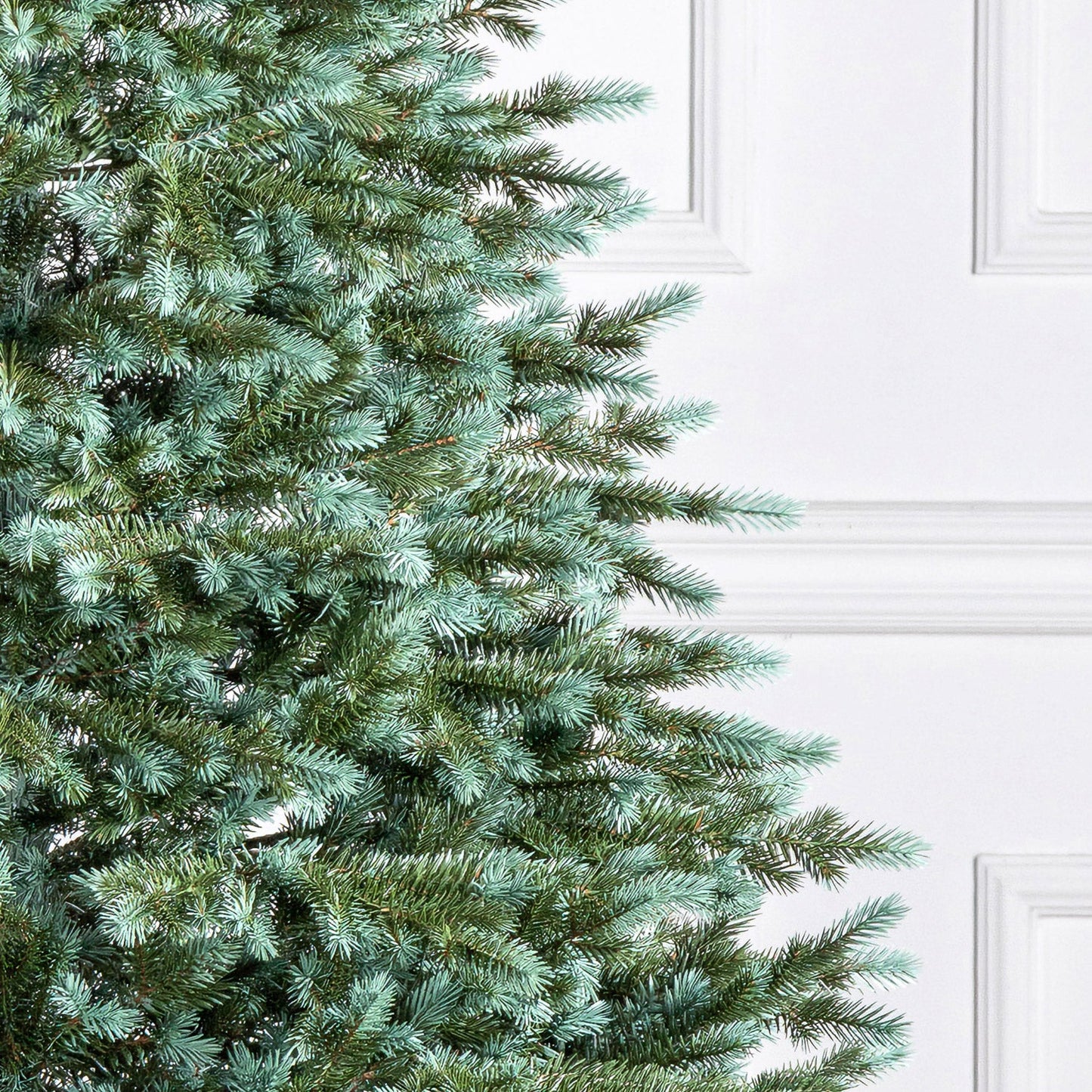 Brad artificial Christmas Deluxe by , Alaska Select verde argintiu, integral 3D, 180 cm