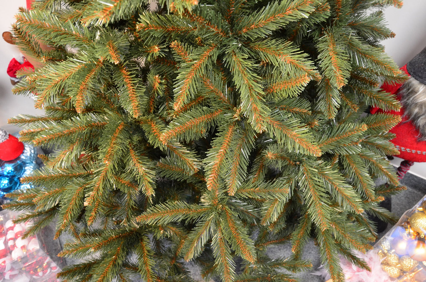 Brad artificial Christmas Deluxe by , Royal, 240cm