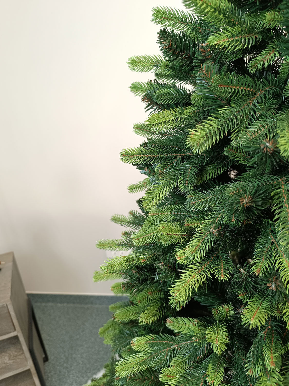 Brad artificial Christmas Deluxe by , Carpati cu varfuri verzi, 2D+3D, 180cm