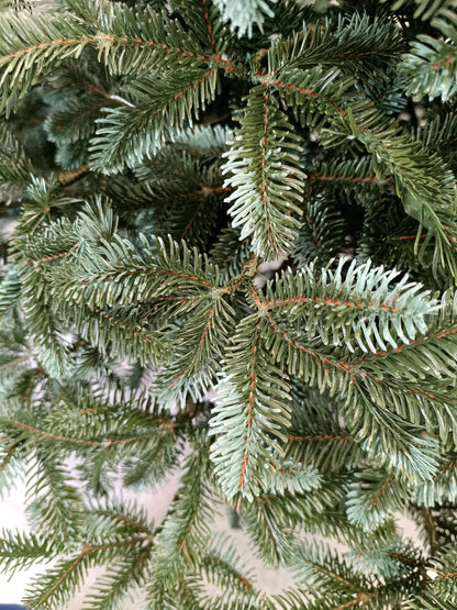 Brad artificial Christmas Deluxe by , Canada argintiu, 3D, 210cm