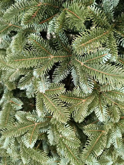 Brad artificial Christmas Deluxe by , Canada argintiu, 3D, 210cm