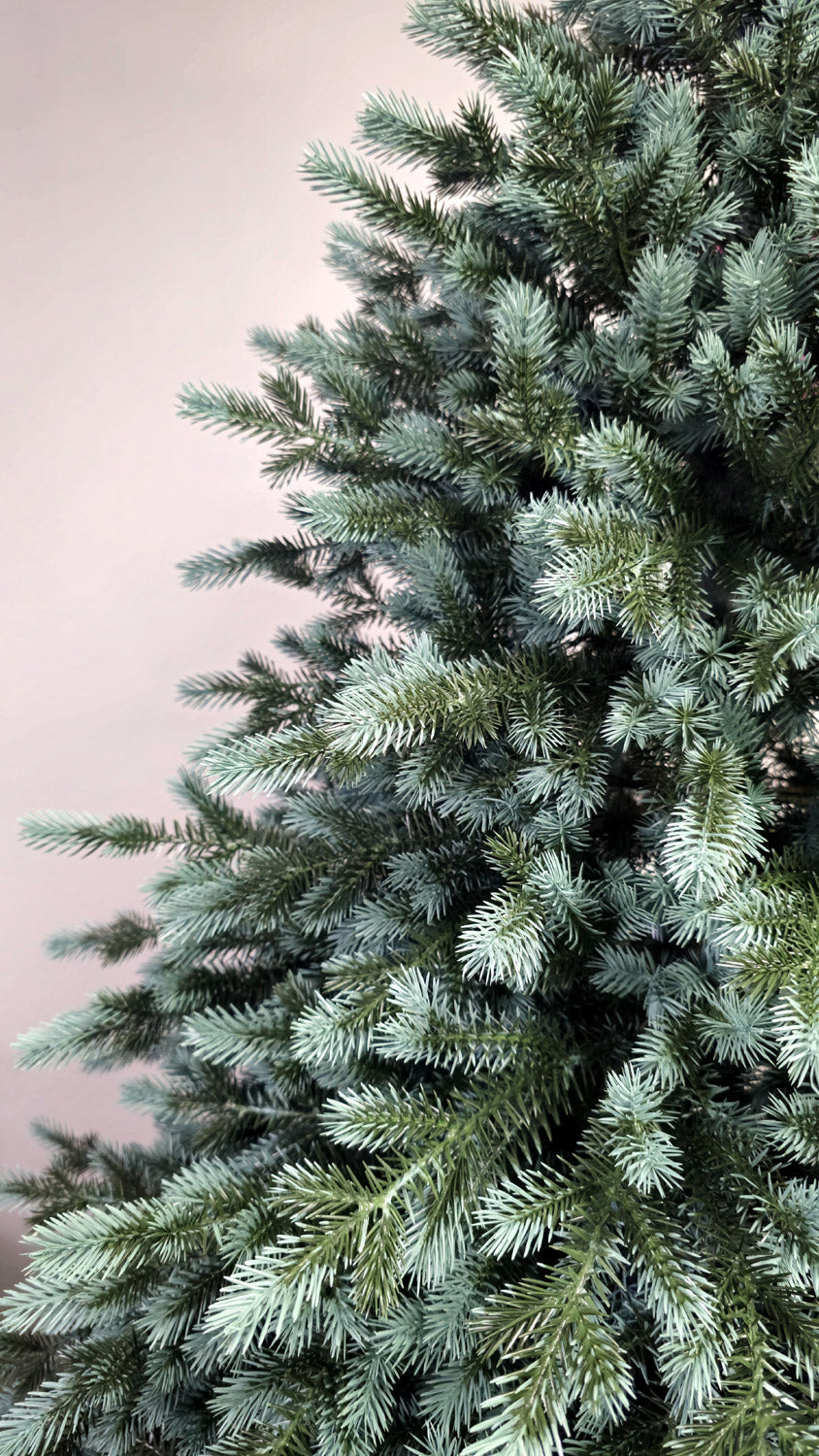 Brad artificial Christmas Deluxe by , Alaska Select verde argintiu, integral 3D, 210 cm