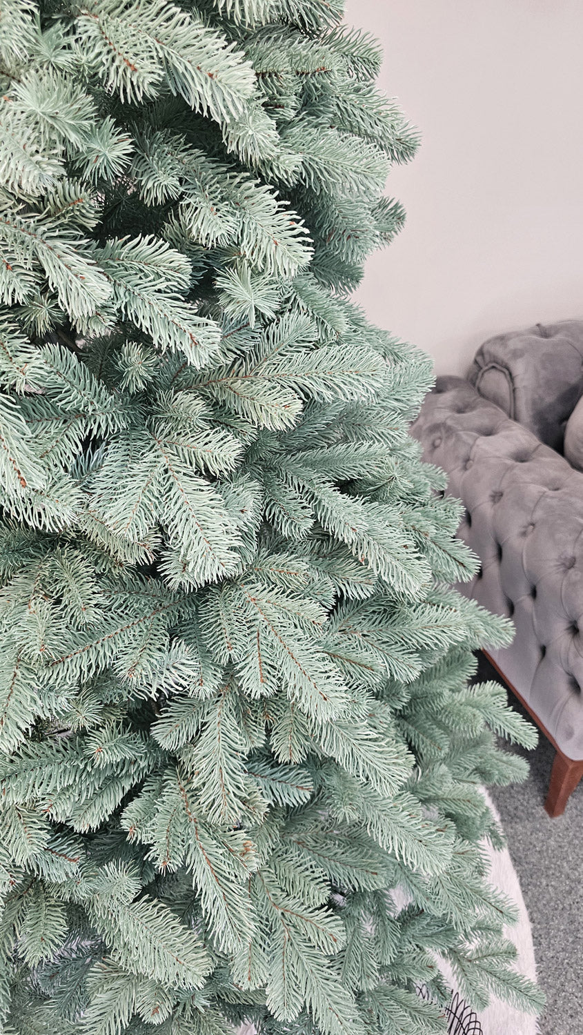 Brad artificial Christmas Deluxe by , Kovalivska argintiu, 3D, 210cm