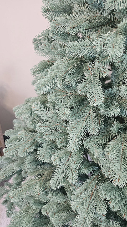 Brad artificial Christmas Deluxe by , Kovalivska argintiu, 3D, 210cm