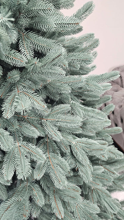 Brad artificial Christmas Deluxe by , Laponia Select argintiu, integral 3D, 230cm