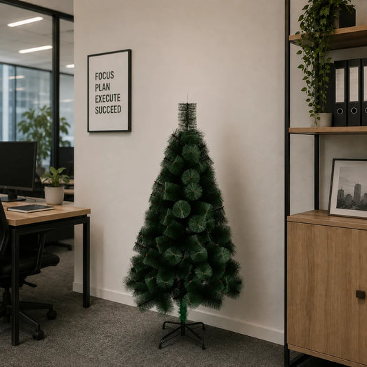 Decoratiune Brad Artificial MANIITSOQ, 150 cm, 130 varfuri, Suport Metalic, Plastic, Verde