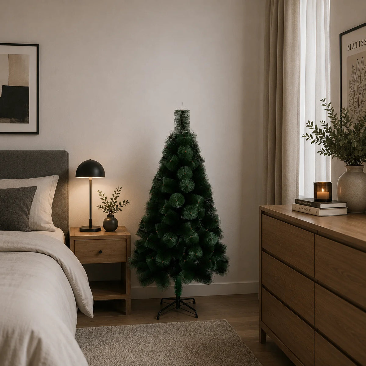 Decoratiune Brad Artificial MANIITSOQ, 150 cm, 130 varfuri, Suport Metalic, Plastic, Verde