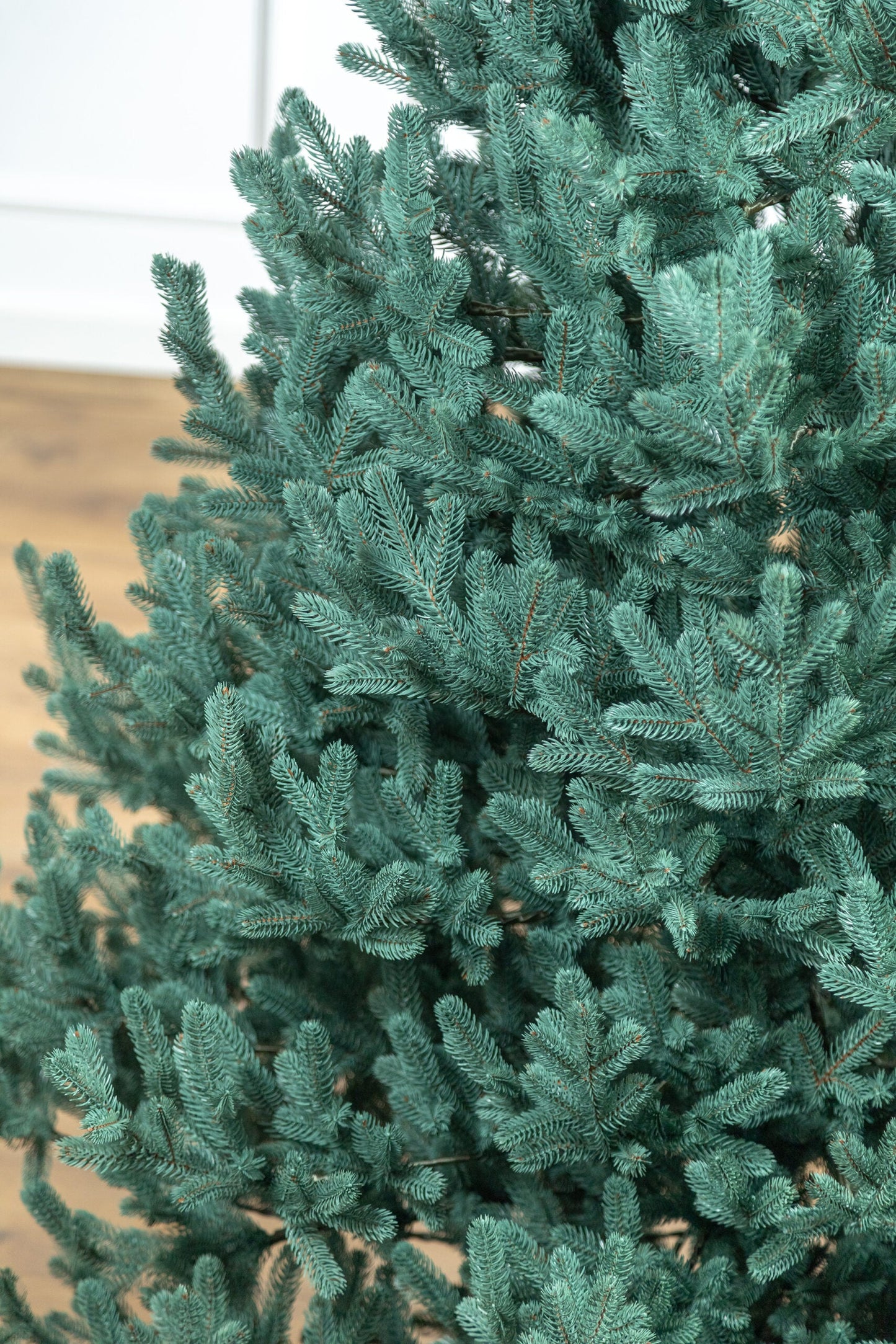 Brad artificial Christmas Deluxe by , Viena Select argintiu, integral 3D, 230cm