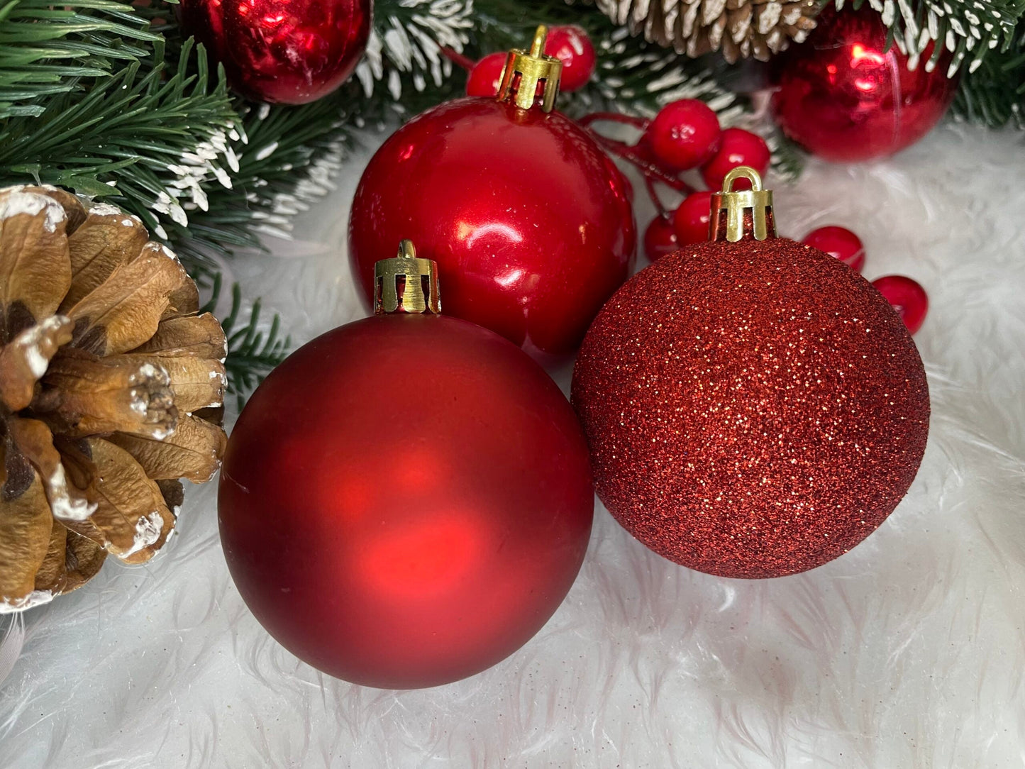 Set globuri de Craciun, 30 bucati, 3 modele, 4/5/6cm, rosu