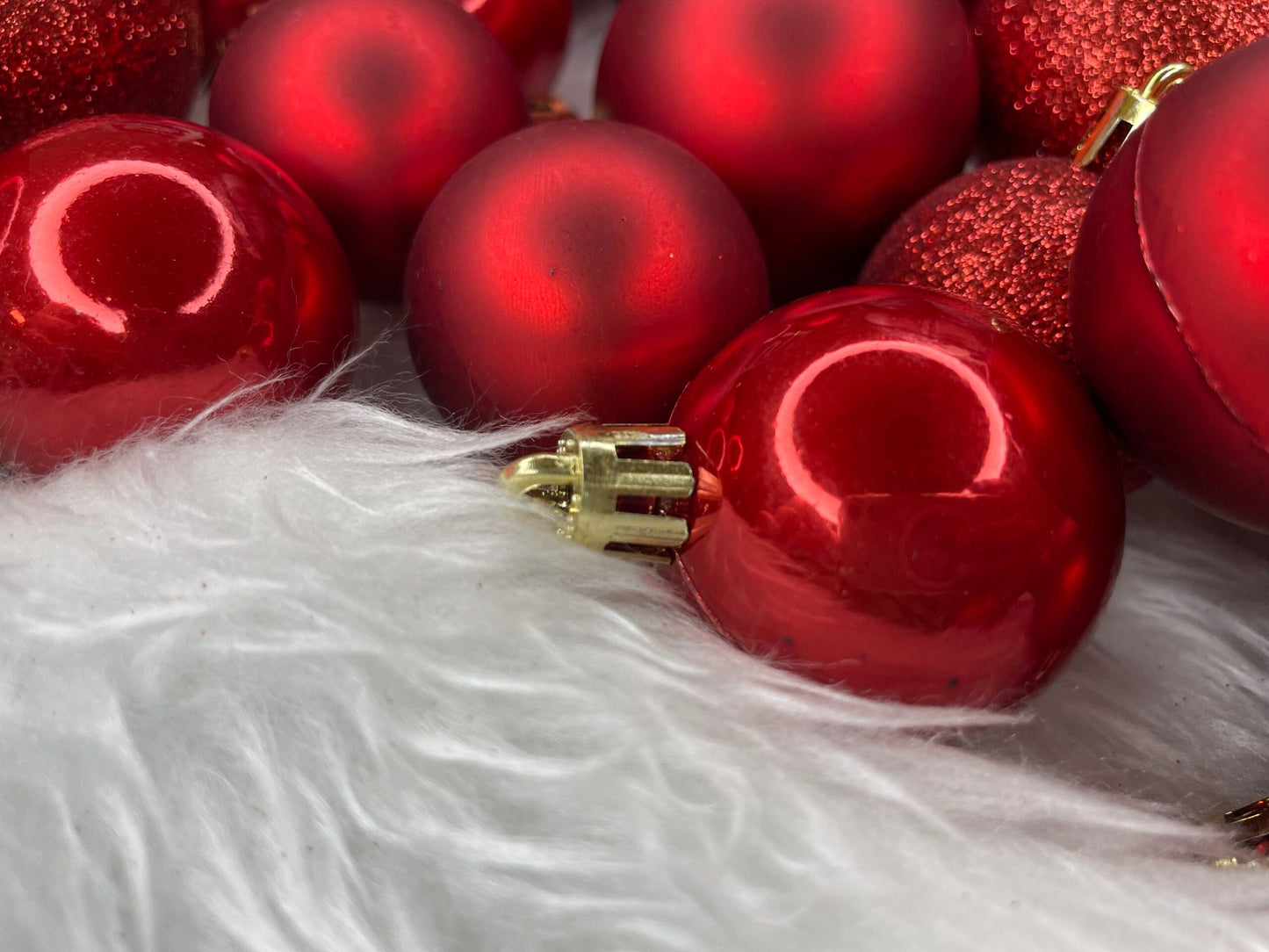 Set globuri de Craciun, 30 bucati, 3 modele, 4/5/6cm, rosu