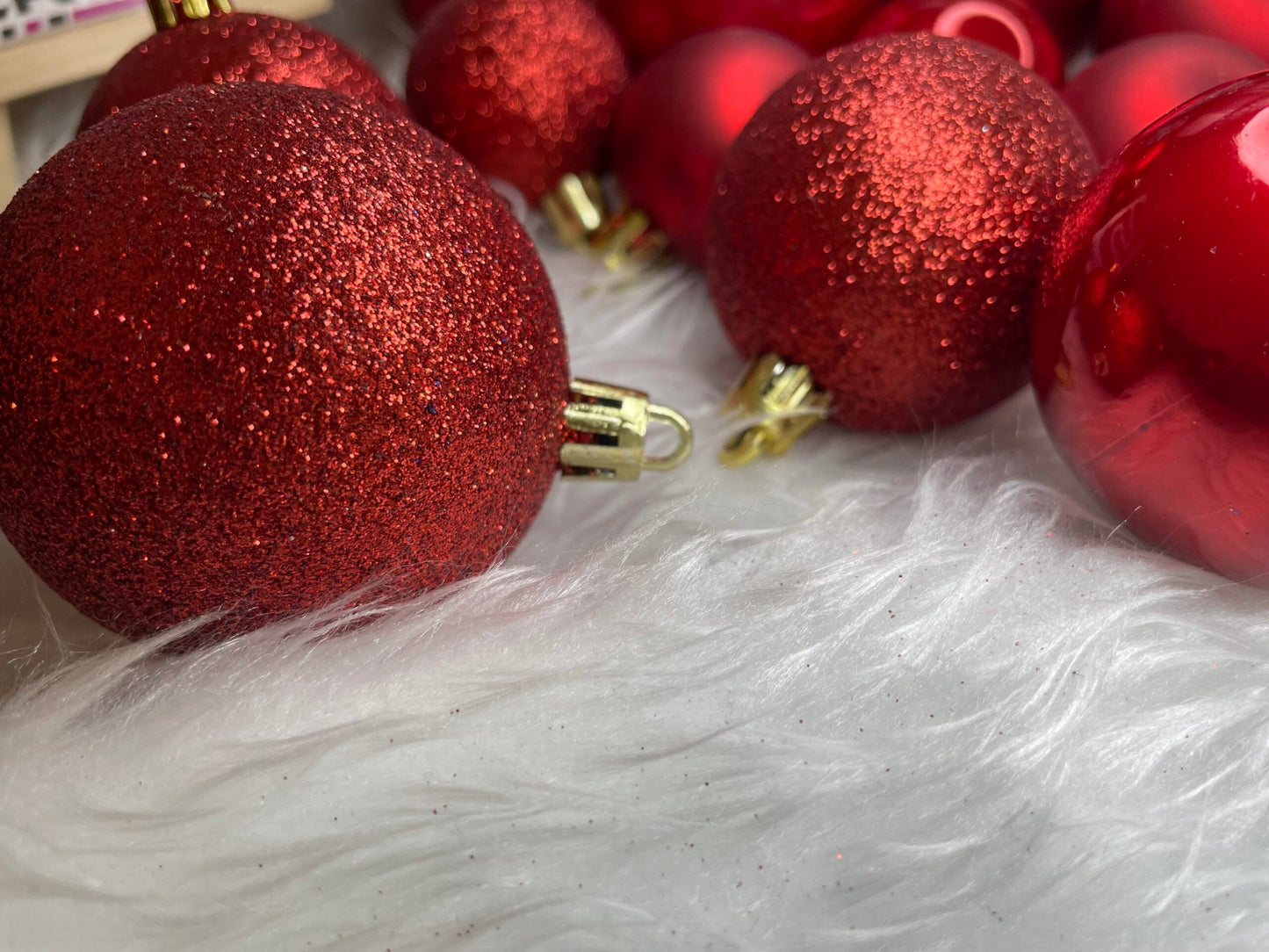 Set globuri de Craciun, 30 bucati, 3 modele, 4/5/6cm, rosu