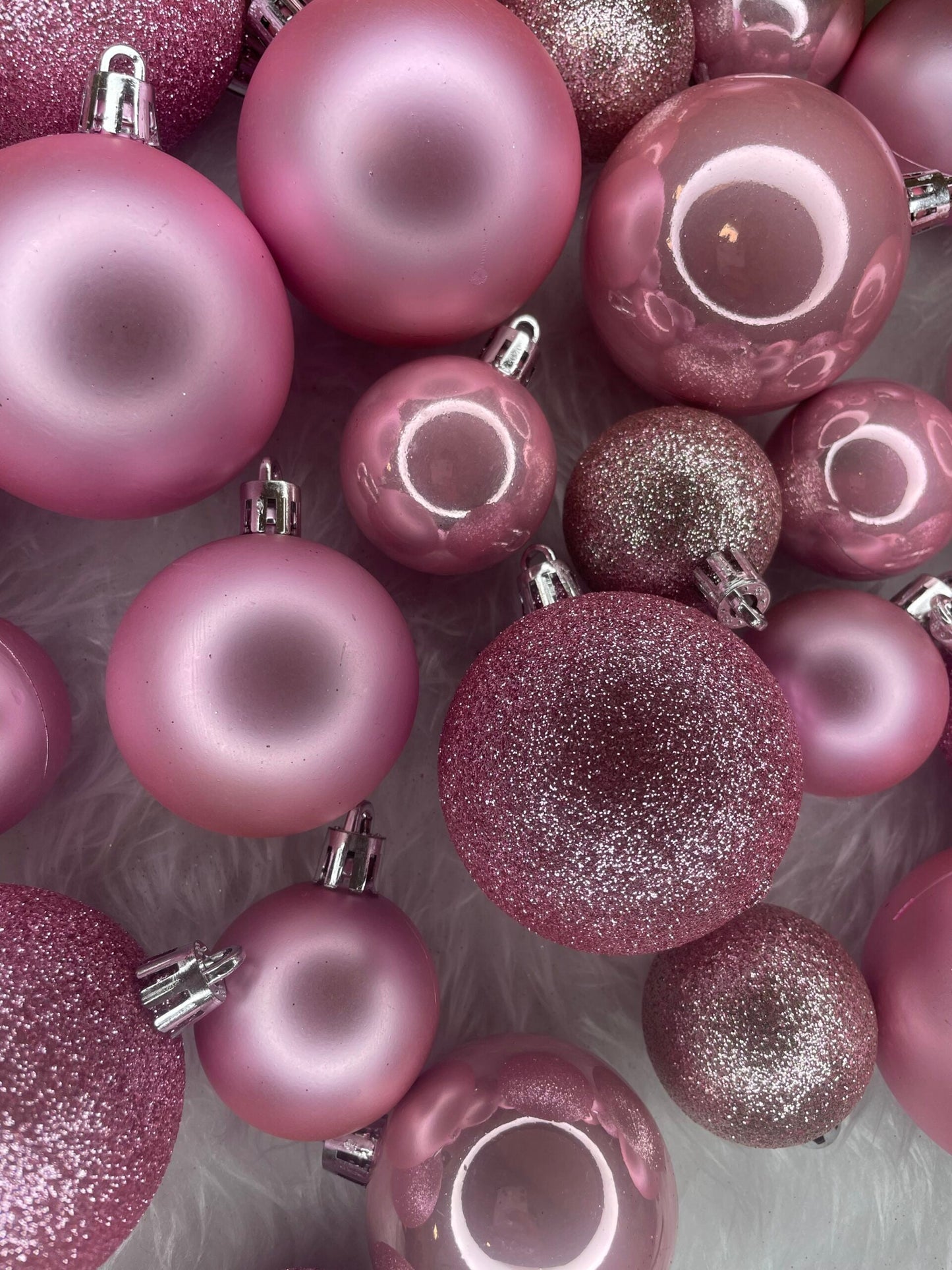 Set globuri de Craciun, 30 bucati, 3 modele, 4/5/6cm, roz