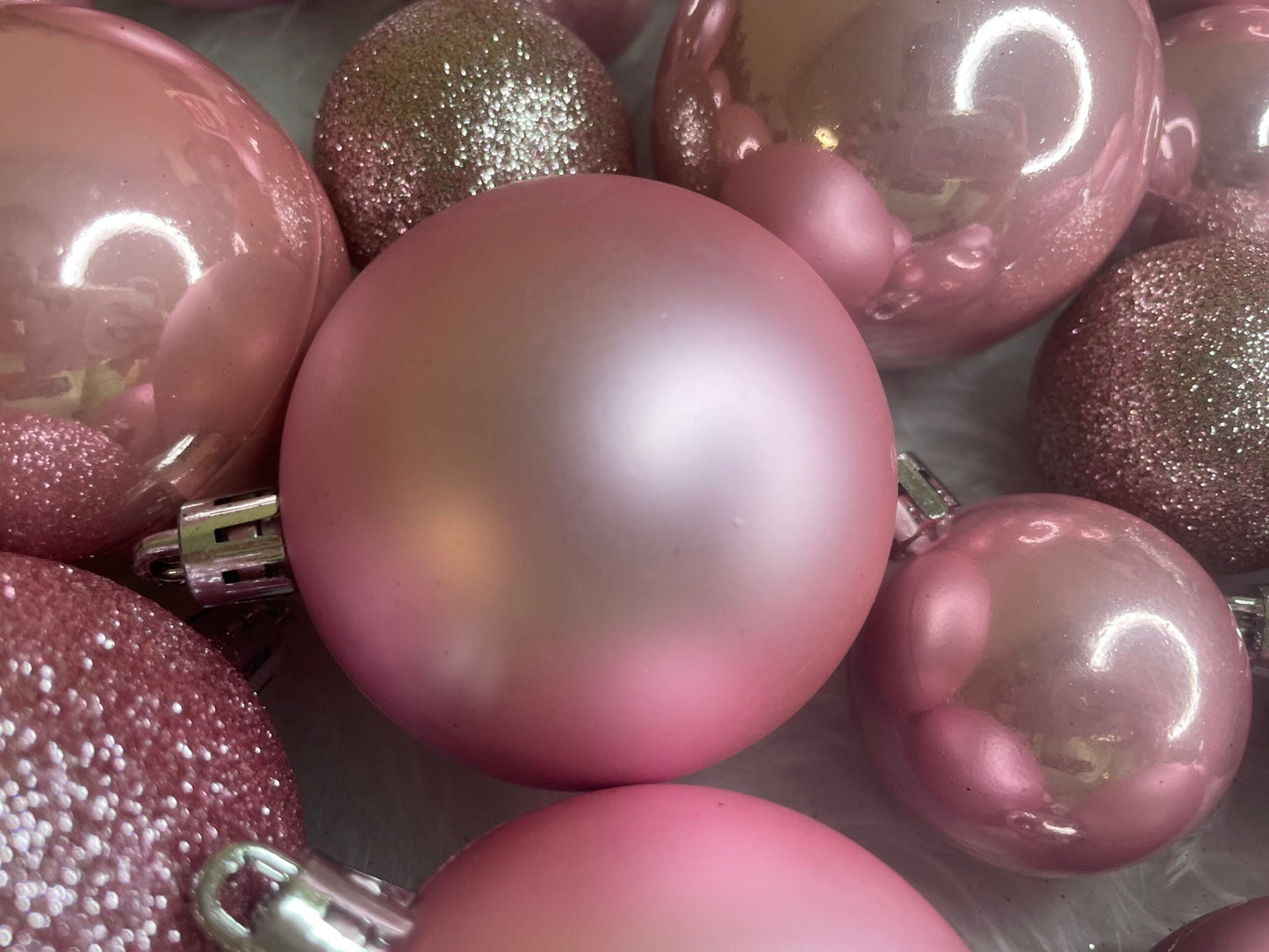 Set globuri de Craciun, 30 bucati, 3 modele, 4/5/6cm, roz