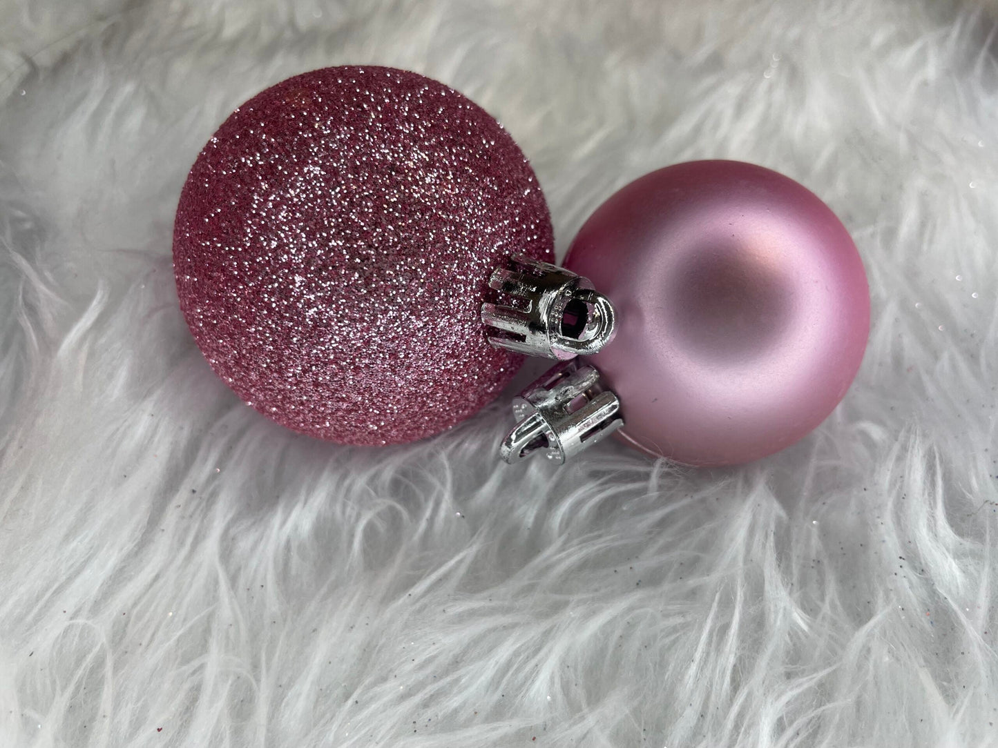 Set globuri de Craciun, 30 bucati, 3 modele, 4/5/6cm, roz