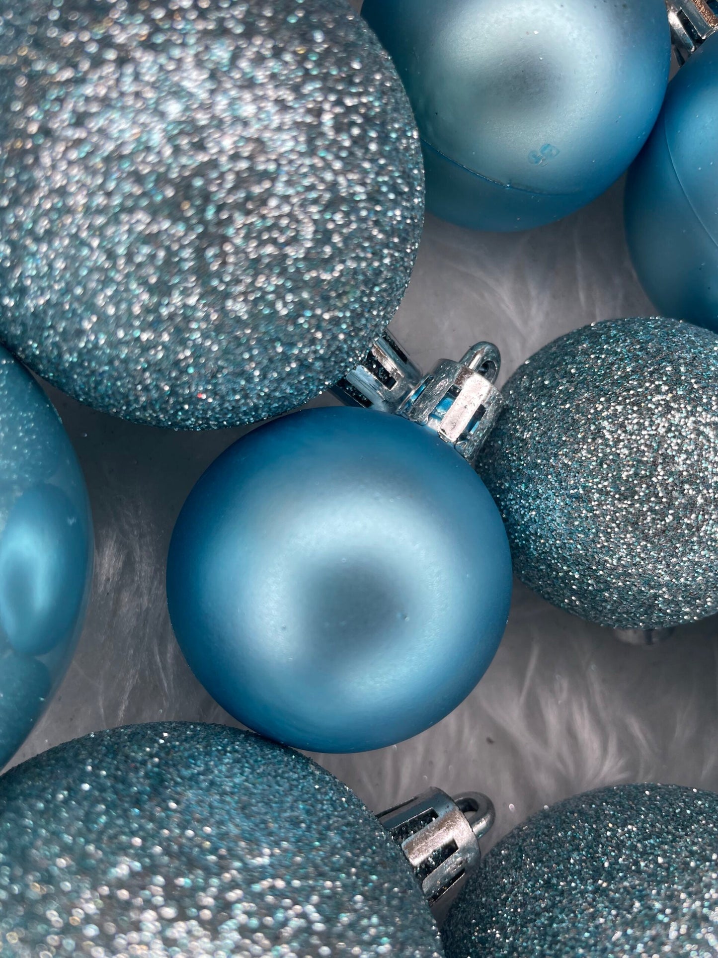 Set globuri de Craciun, 30 bucati, 3 modele, 4/5/6cm, albastru deschis