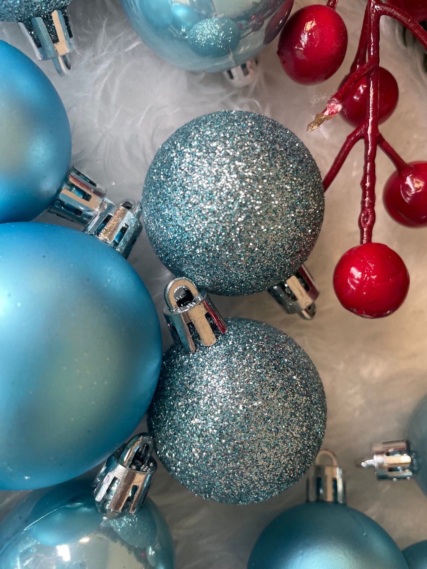 Set globuri de Craciun, 30 bucati, 3 modele, 4/5/6cm, albastru deschis