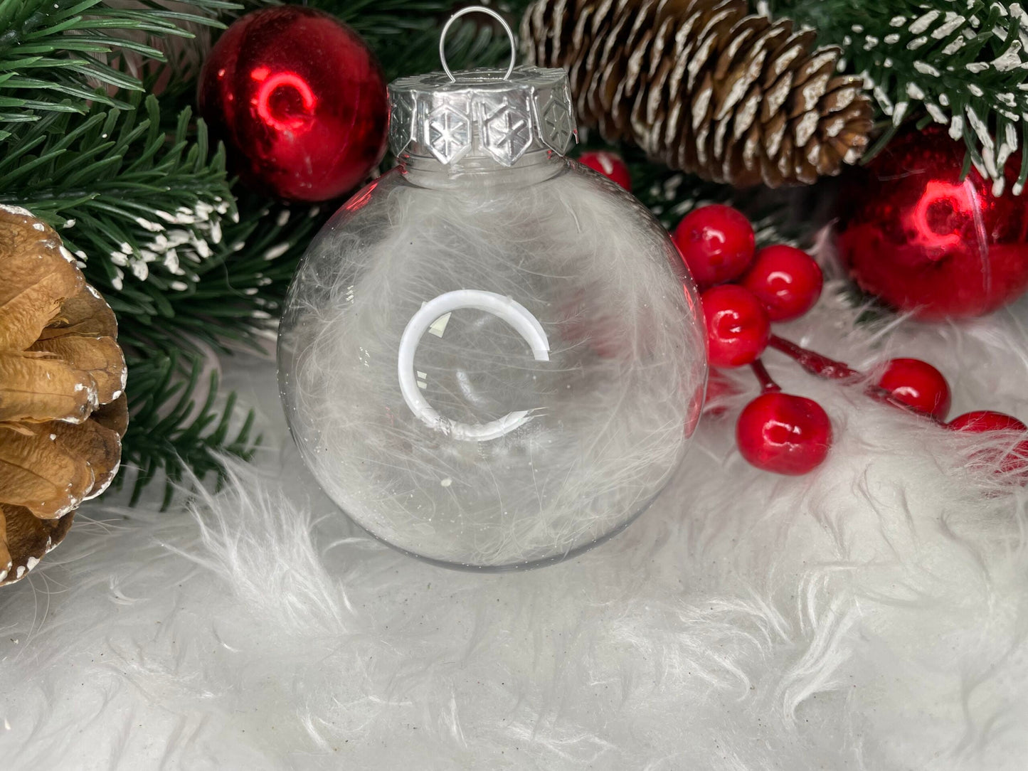 Set globuri de Craciun Inedit, 30 bucati, 7cm, transparente si alb