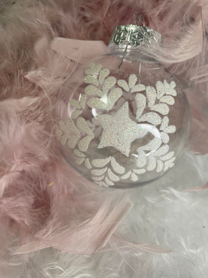 Set globuri de Craciun Inedit, 30 bucati, 7cm, transparente si alb