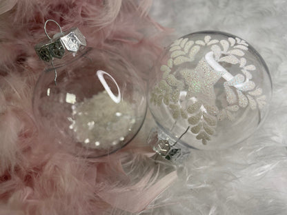 Set globuri de Craciun Inedit, 30 bucati, 7cm, transparente si alb