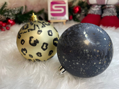 Set globuri de Craciun, 16 bucati, 8cm, 6 modele, negru auriu