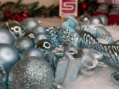 Set globuri si decoratiuni de Craciun, 72 piese, diverse dimensiuni, albastru