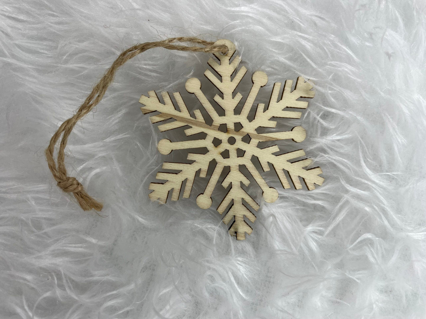 Decoratiune brad fulg de zapada din lemn, set 6 bucati, maro