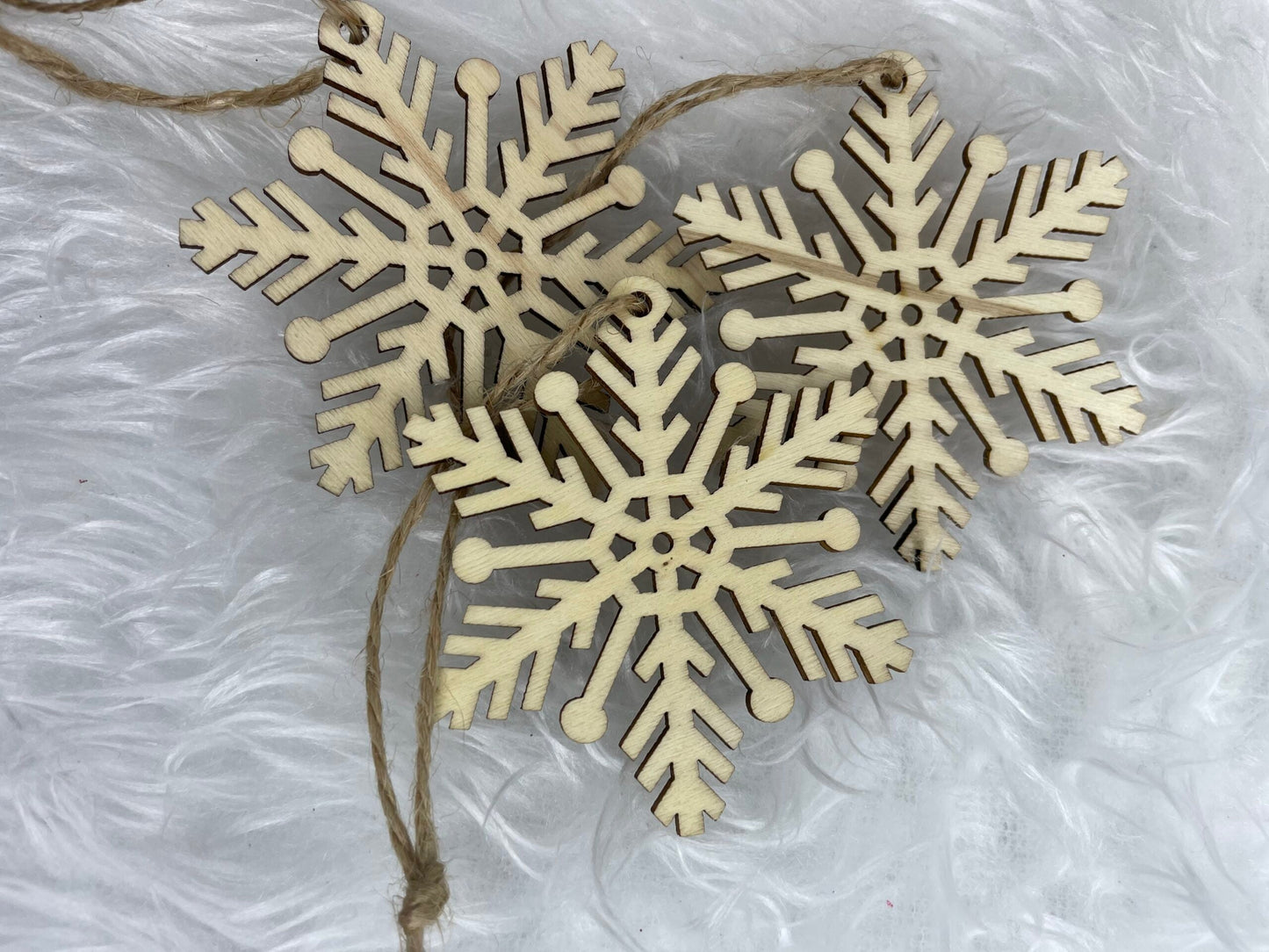 Decoratiune brad fulg de zapada din lemn, set 6 bucati, maro