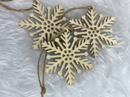 Decoratiune brad fulg de zapada din lemn, set 6 bucati, maro