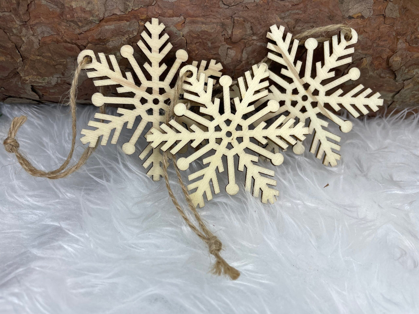 Decoratiune brad fulg de zapada din lemn, set 6 bucati, maro