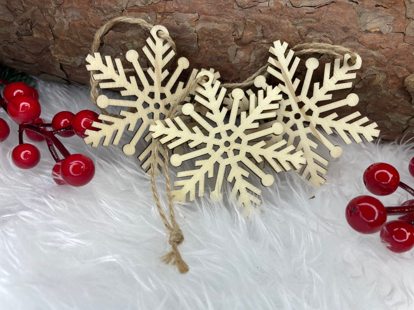 Decoratiune brad fulg de zapada din lemn, set 6 bucati, maro