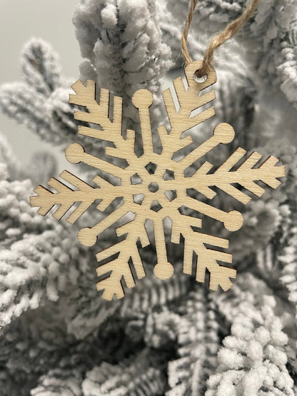 Decoratiune brad fulg de zapada din lemn, set 6 bucati, maro