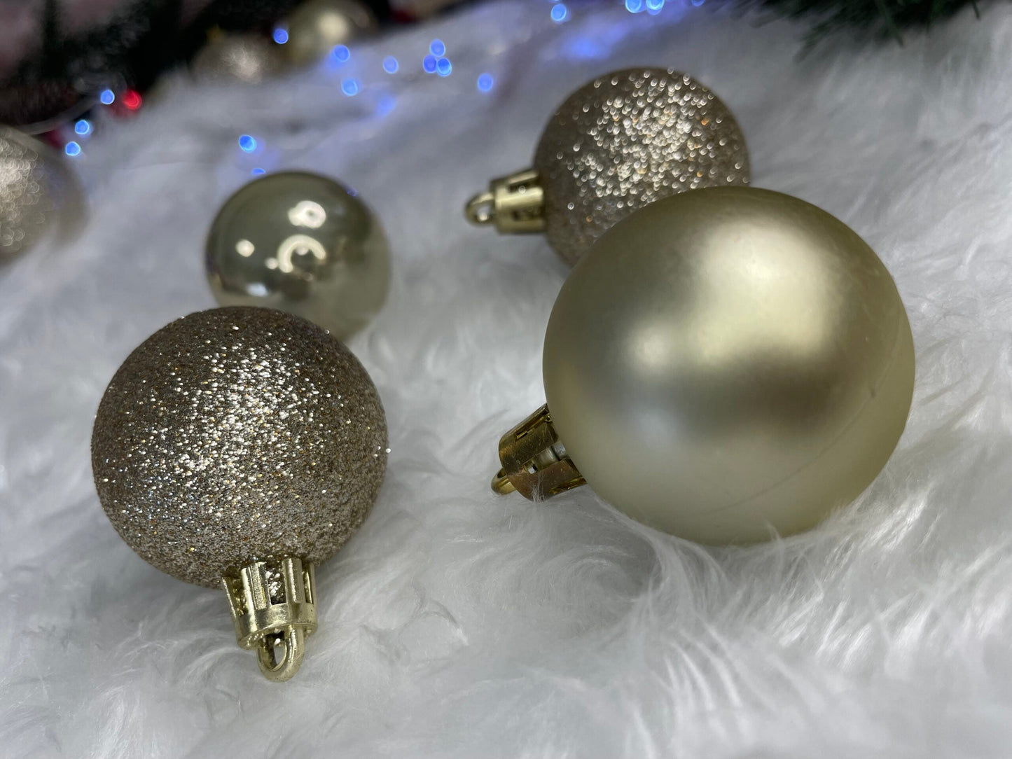 Set globuri de Craciun, 30 bucati, 3 modele, 4/5/6cm, auriu