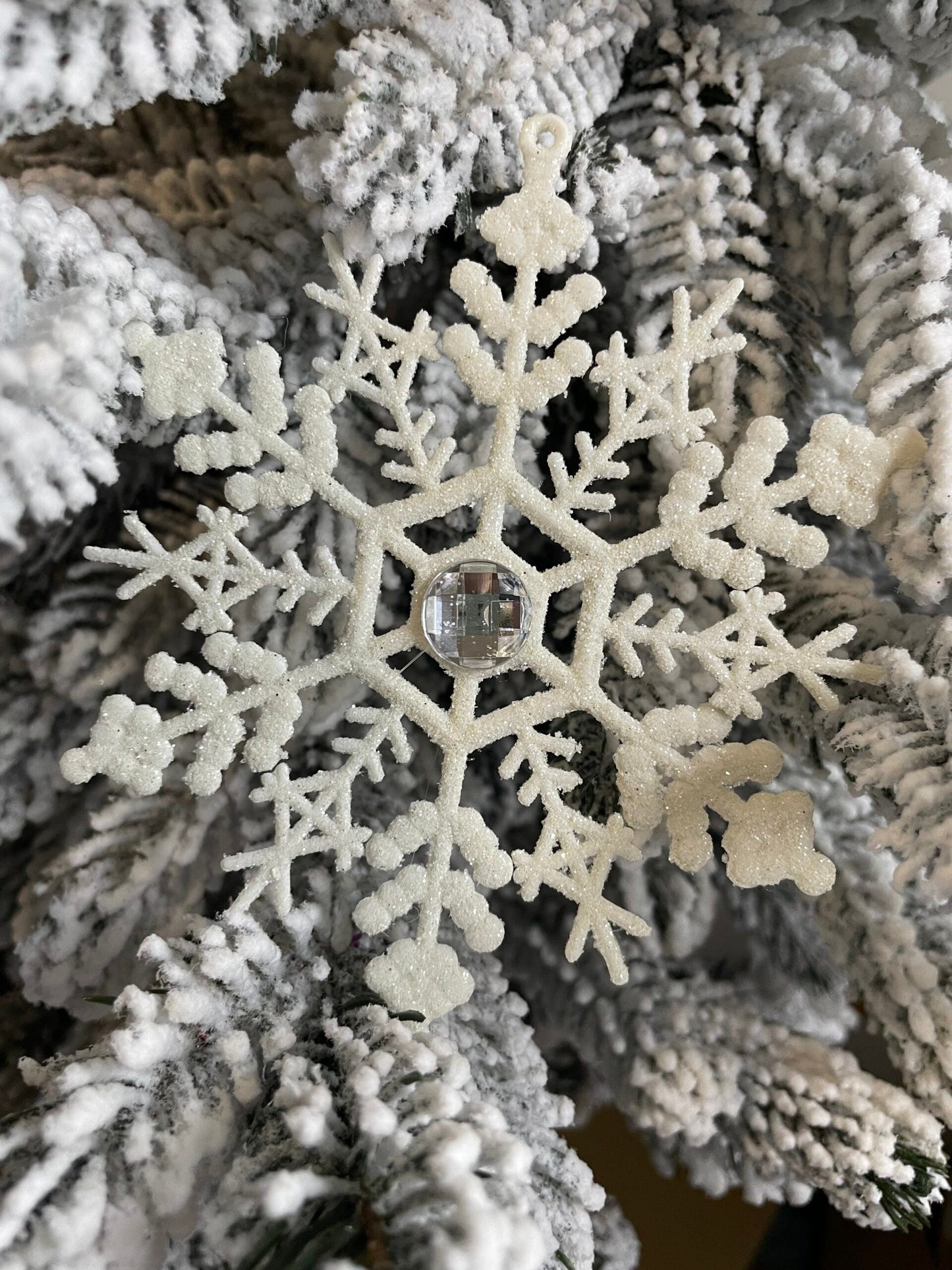 Decoratiune brad fulg de zapada cu cristal, set 2 bucati, 12cm, alb