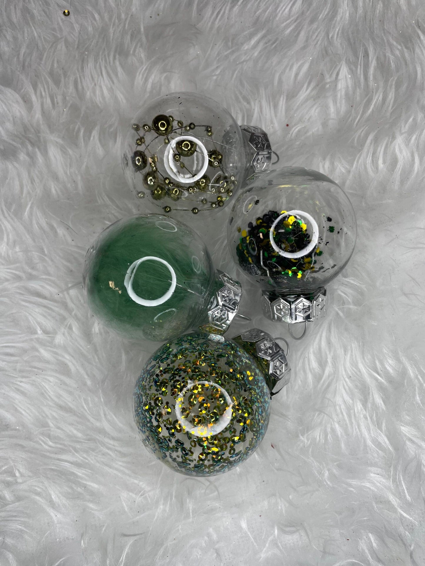 Set globuri de Craciun Inedit, 24 bucati, 5cm, transparente si verde