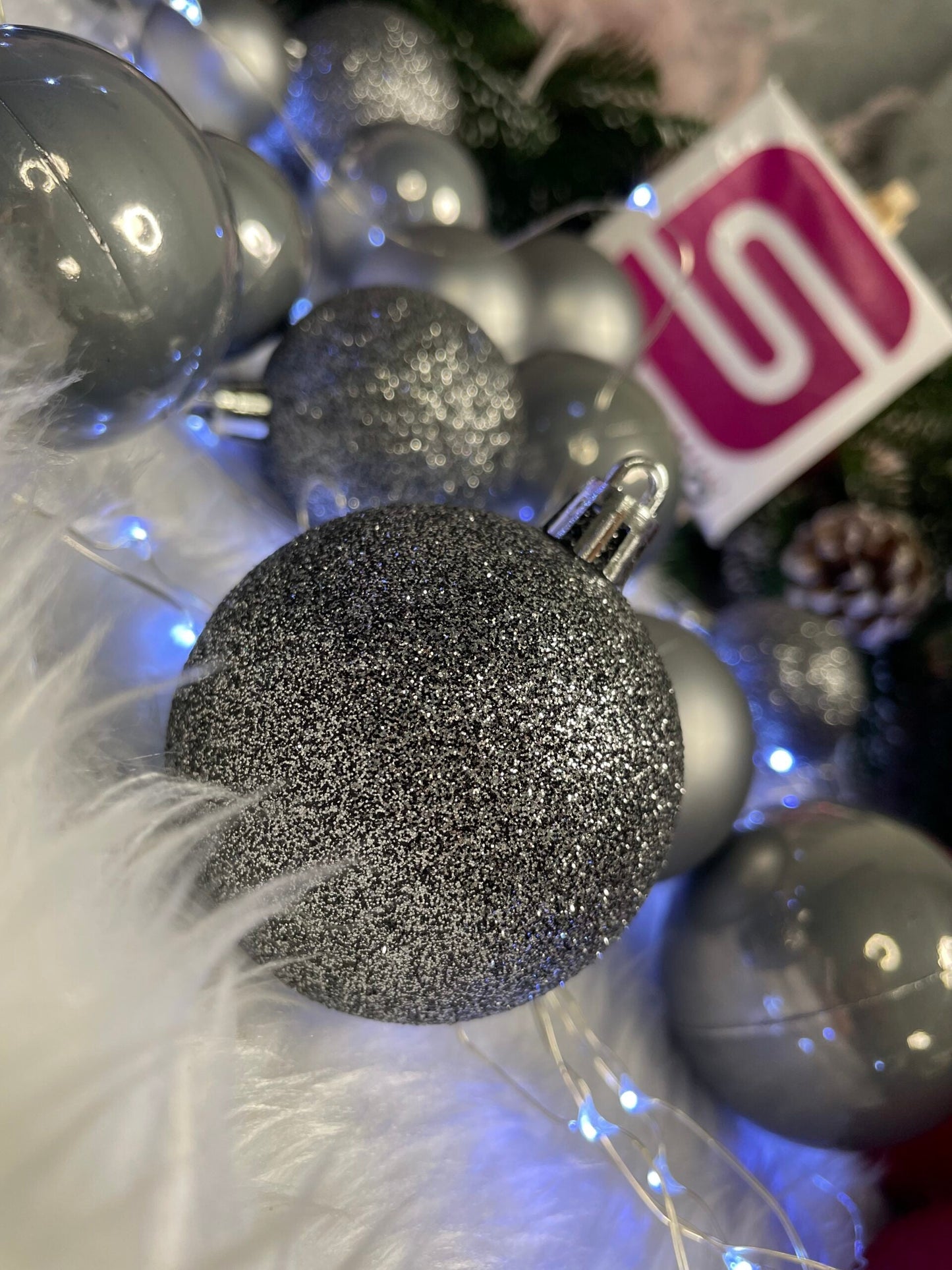 Set globuri de Craciun, 30 bucati, 3 modele, 4/5/6cm, gri argintiu