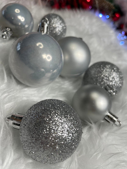 Set globuri de Craciun, 30 bucati, 3 modele, 4/5/6cm, argintiu