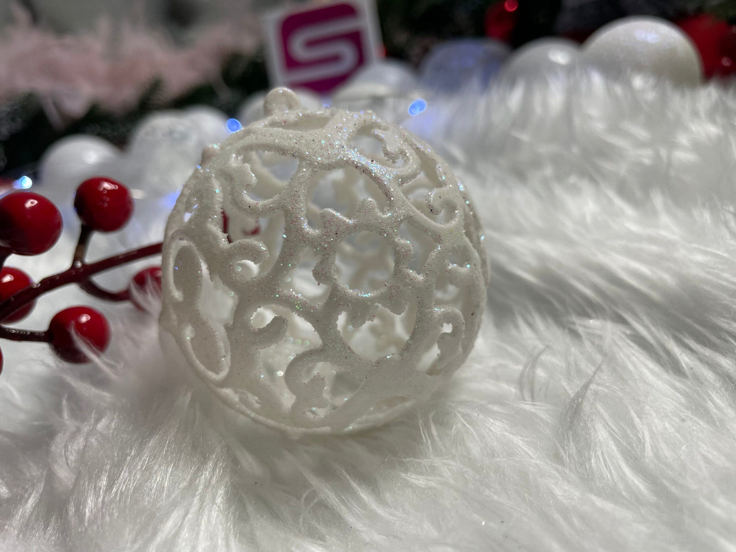 Set globuri si decoratiuni de Craciun, 100 piese, diverse dimensiuni cu stea, alb