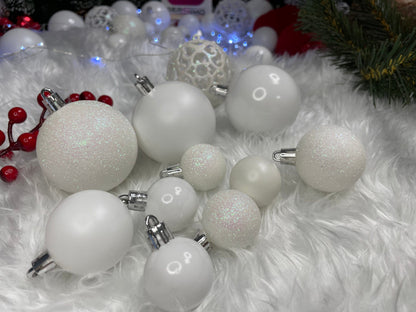 Set globuri si decoratiuni de Craciun, 100 piese, diverse dimensiuni cu stea, alb