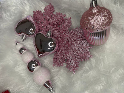 Set globuri si decoratiuni de Craciun, 155 piese, diverse dimensiuni, roz