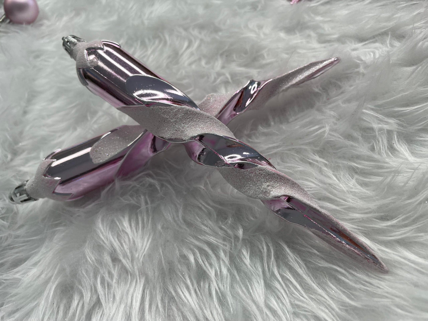 Set globuri si decoratiuni de Craciun, 155 piese, diverse dimensiuni, roz