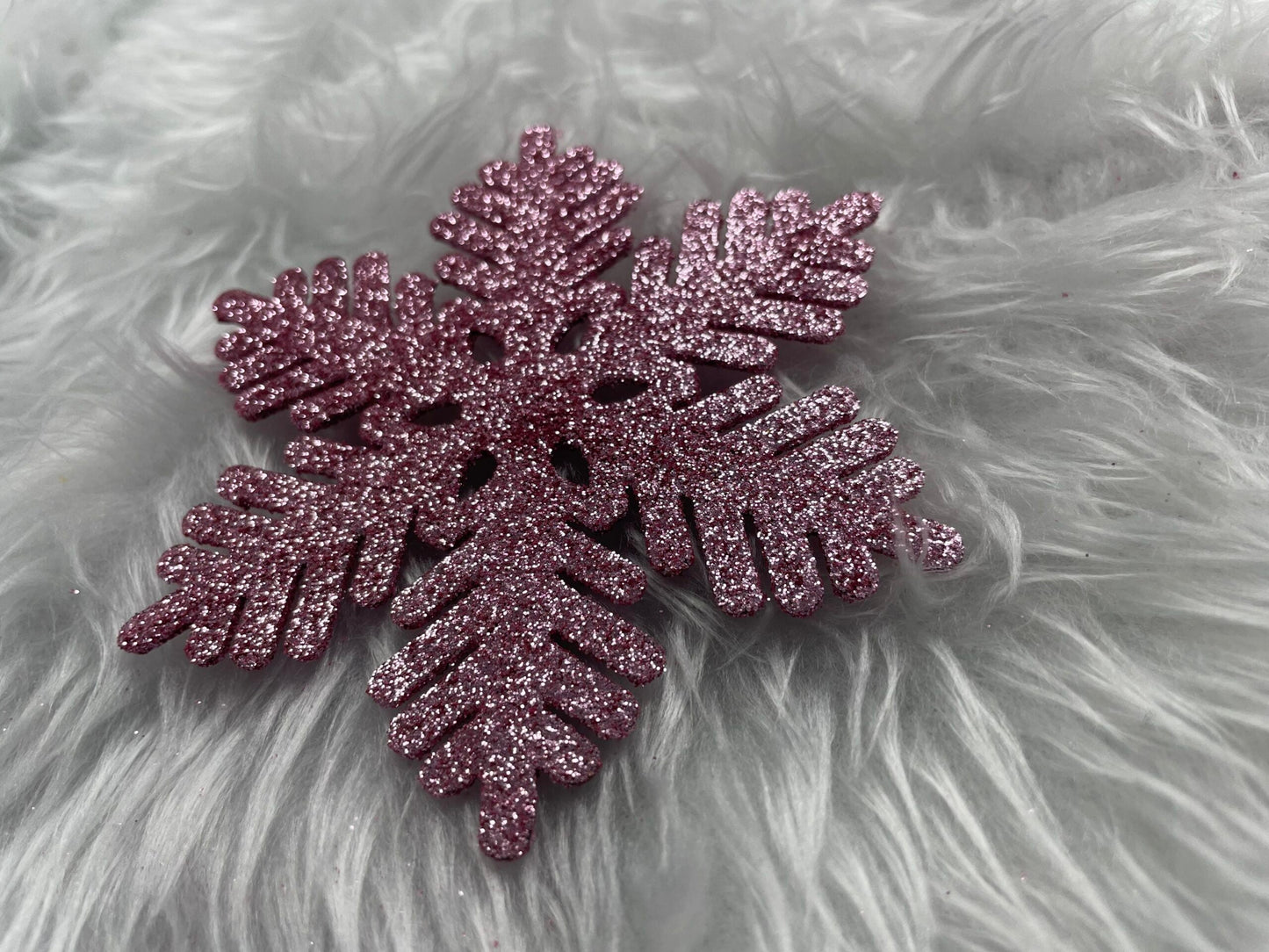 Set globuri si decoratiuni de Craciun, 155 piese, diverse dimensiuni, roz