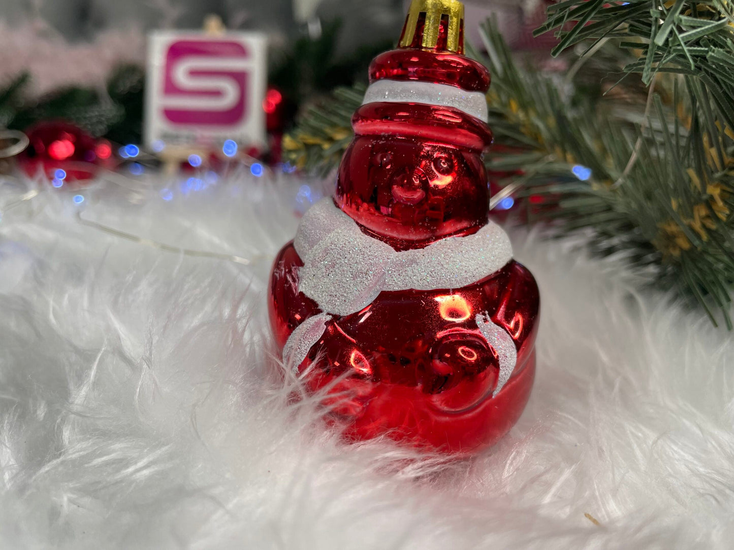 Set globuri si decoratiuni de Craciun, 105 piese, diverse dimensiuni, alb rosu